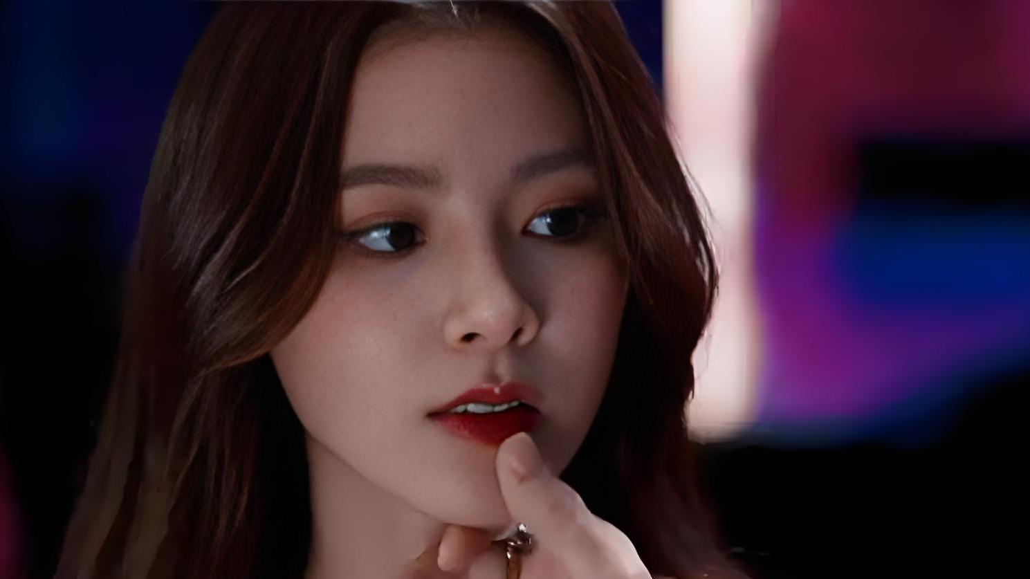 为艺术现身的小水，与男友约会婆婆却发文好寂寞，将纯欲演到极致