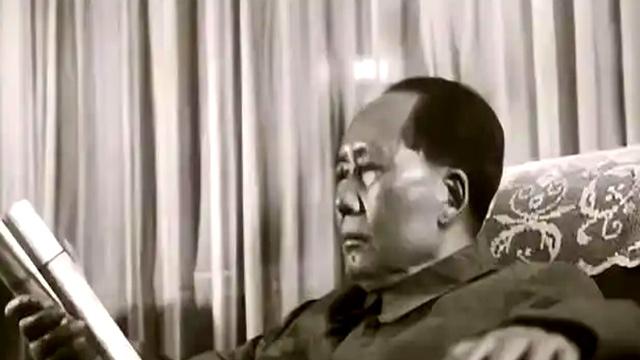 周恩来向毛主席报告老同志去世，毛主席问：是土佬吗？