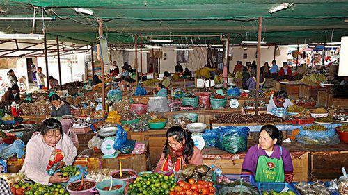 远嫁中国老挝新娘回家探亲，弟弟堵门索要结婚礼金