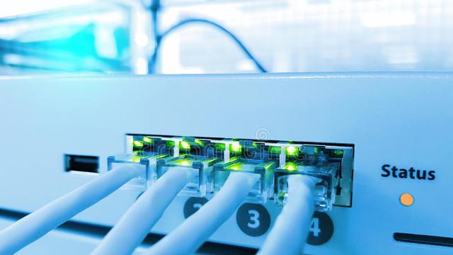 光通信DSP技术争霸战：算力时代的连接器革命