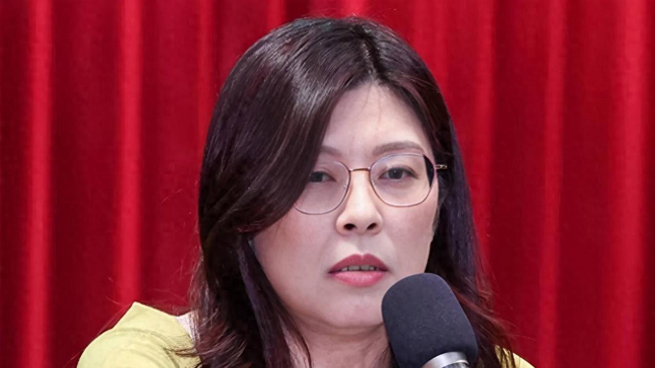 郑丽文刚提“倡导统一”，洪秀柱就带任务赴陆，两岸目标一致