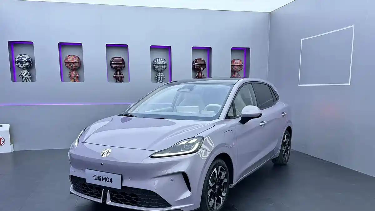 广州车展丨完全体MG4亮相，半固态电池是看点