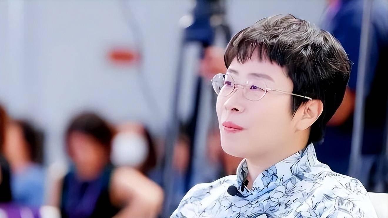 朱迅追问蒙曼择偶标准，坦言向往"齐天大圣"式伴侣
