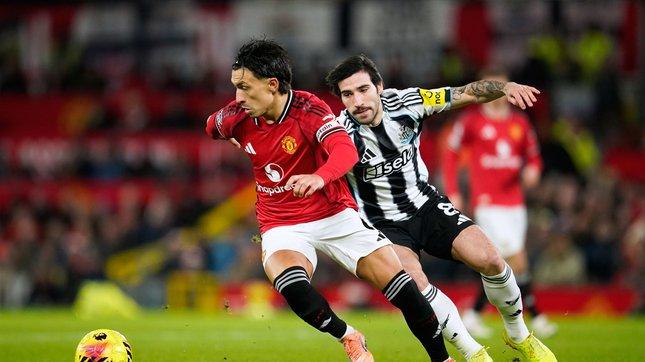 曼联阵型变化结出甜果：获胜且零封对手！