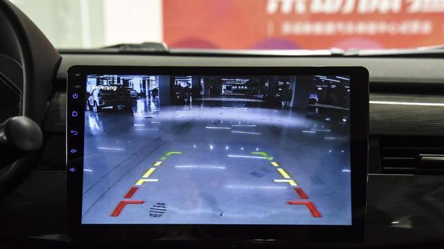 纯电版吉姆尼，硬派“方盒子”SUV仅售6万多，还要啥五菱缤果？