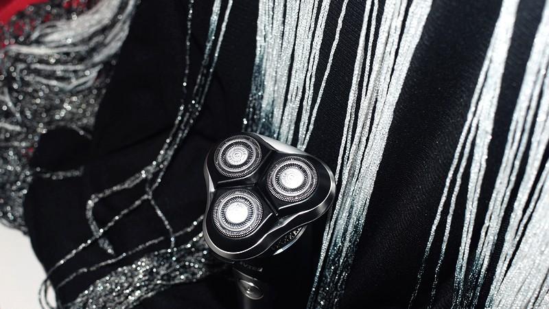 极致配置和性能带来千元剃须体验，未野MAX电动剃须刀测评