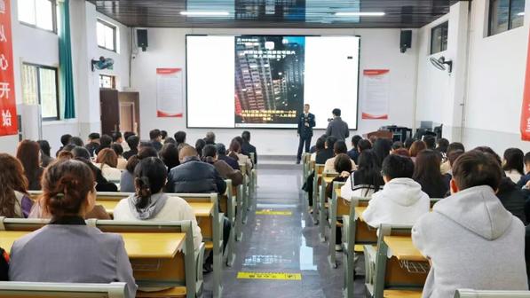 西安东方美术综合职业高中开展消防安全疏散演练！