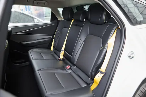 年轻人必看！一汽丰田 bZ5，外观时尚、内饰豪华，家用再合适不过