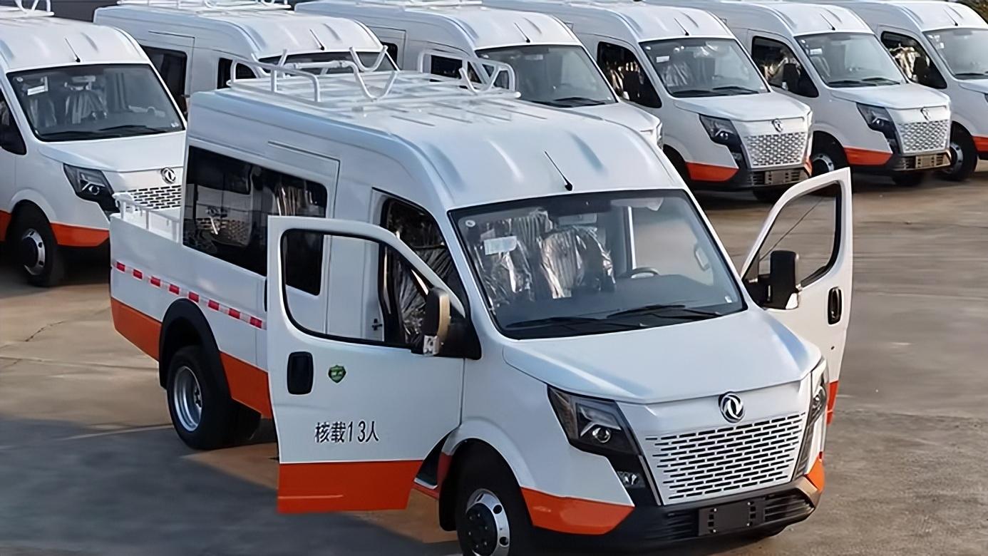 信赖源于品质，东风御风斗式工程车再获铁路局批量采购