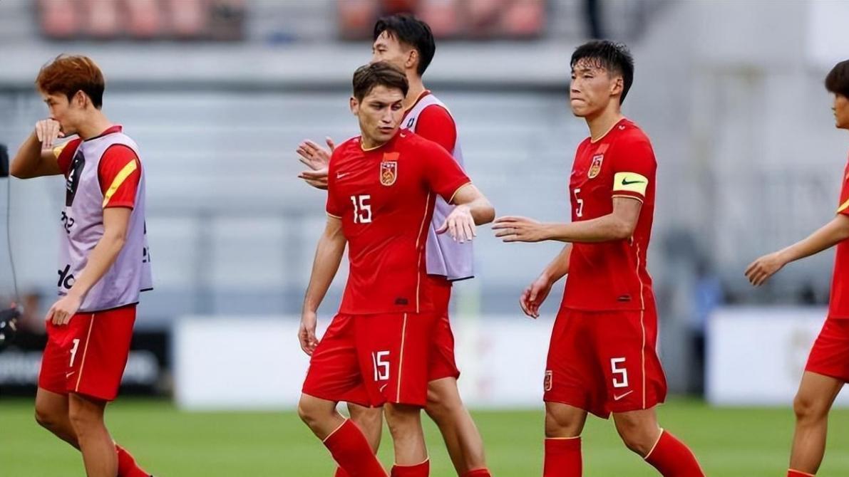 意外！中国U19男足热身赛1比3完败中乙球队，申花前锋成亮点