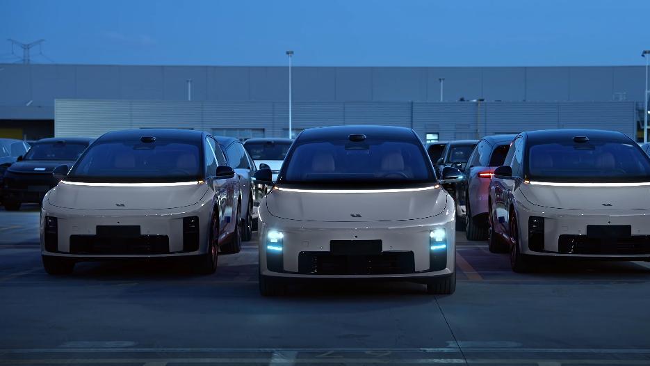 陷入惯性思维？李想回应理想i8为何统一版本，没想到网友语出惊人