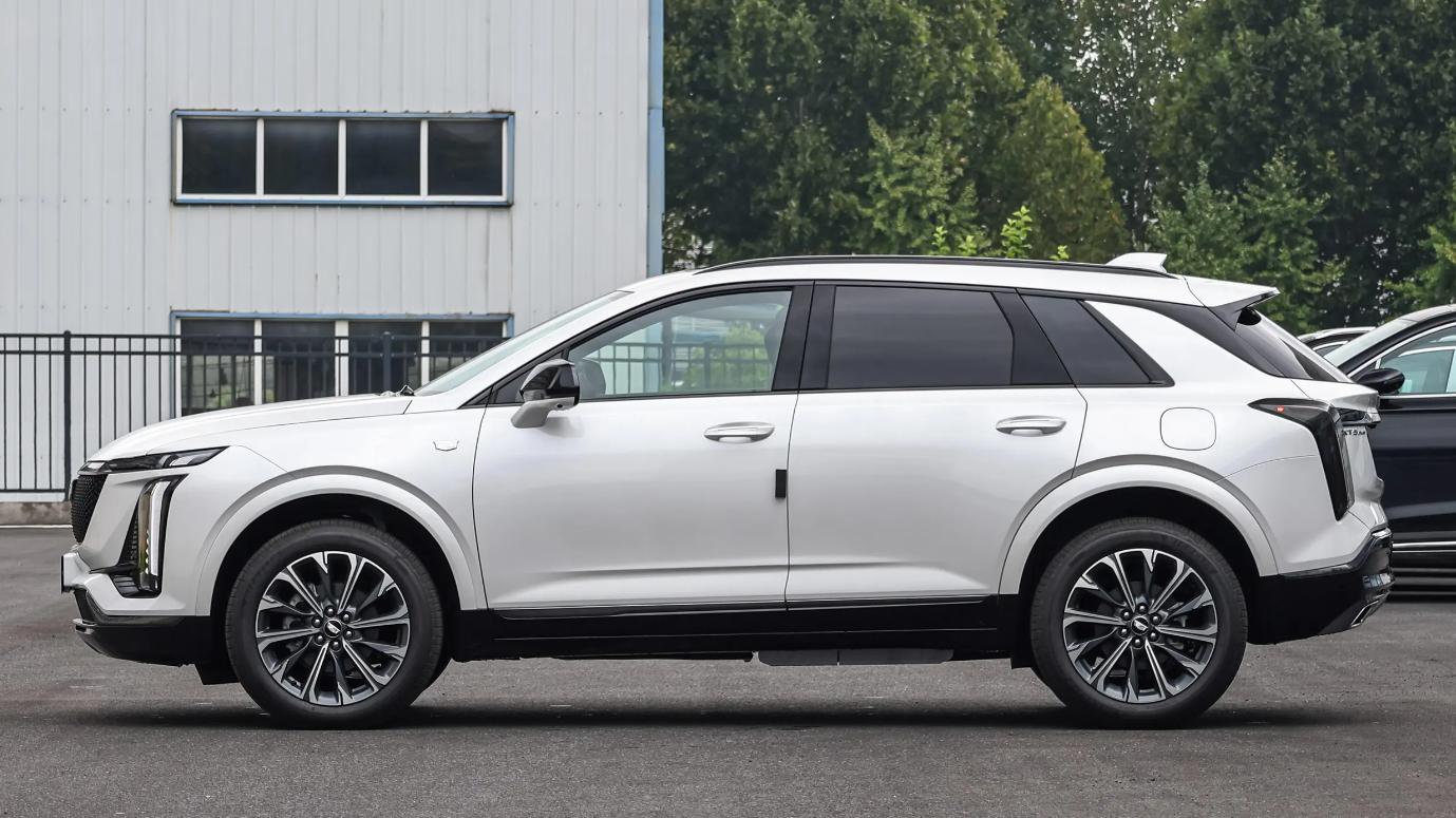 2026款凯迪拉克XT5，一口价23.49万起，“偶像包袱”已经甩掉