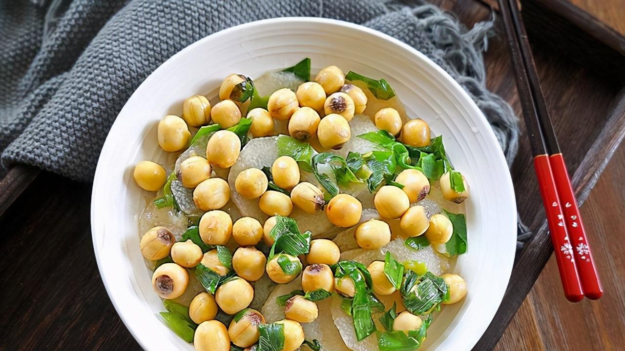 19款菜肴简单分享：清蒸牛肉卷、洋葱爆肥肠、菠菜虾仁炒鸡蛋