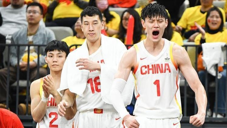 中国男篮大胜日本之夜！国家队1核心最失意，郭士强弃用不留情面