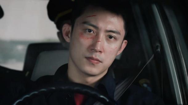 腿上坐六人还能稳如泰山？黄景瑜的 “肌肉记忆” 藏着多少惊喜