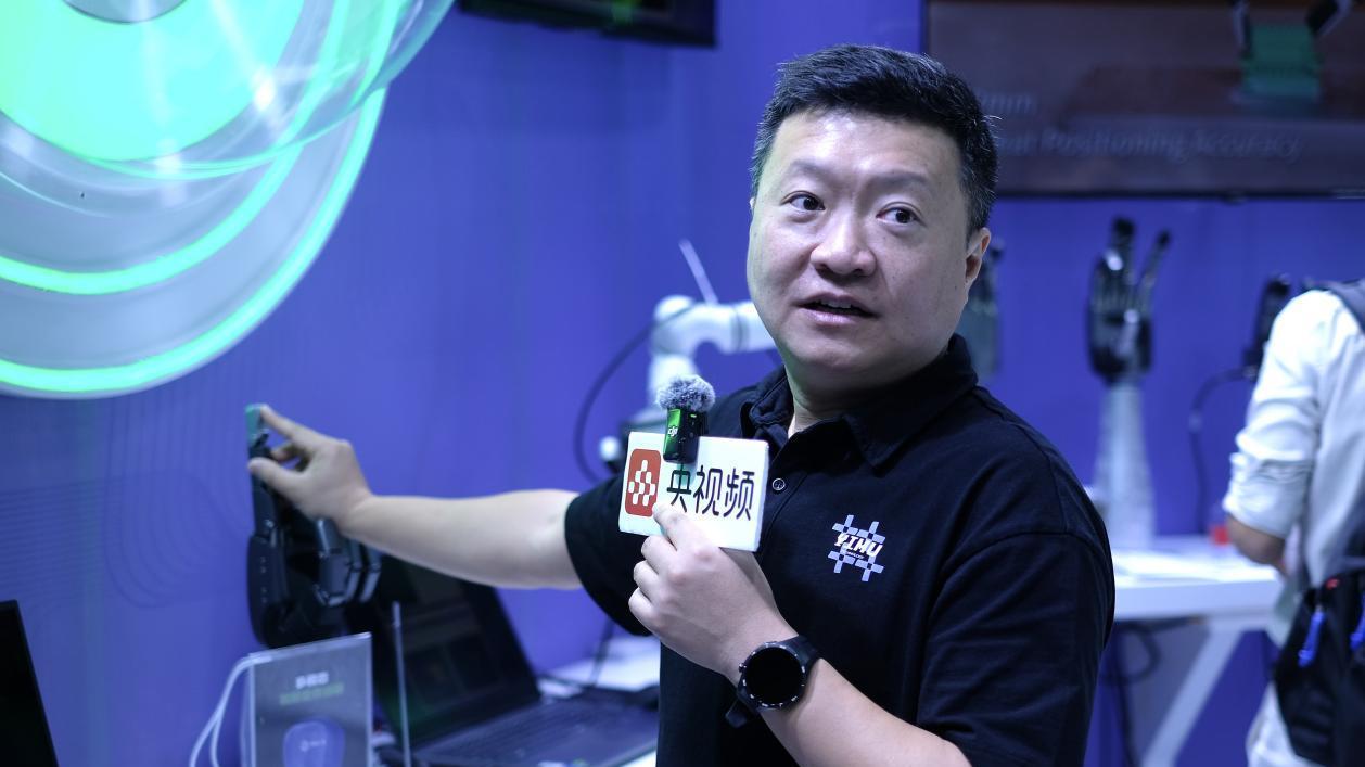 具身智能卡在触觉，一目科技布局全链路，打造机器人指尖上的感知
