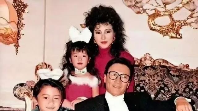 谢婷婷情人节官宣新恋情！大量甜蜜照曝光，一年换7位男友难终结