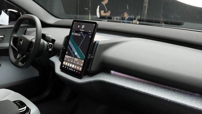 “被忽视”的最安全高智感纯电SUV，从20万多降到16万多，却无人识货