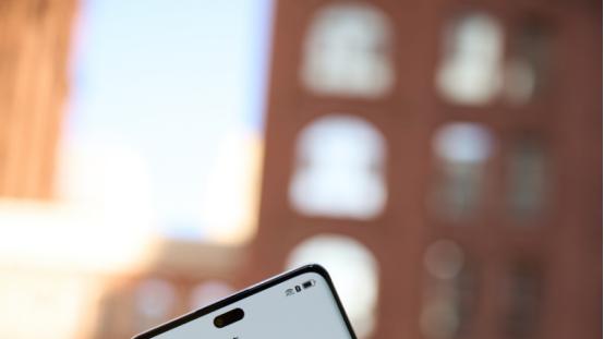 华为畅享 70X 尊享版：自然美学与全能体验的完美融合