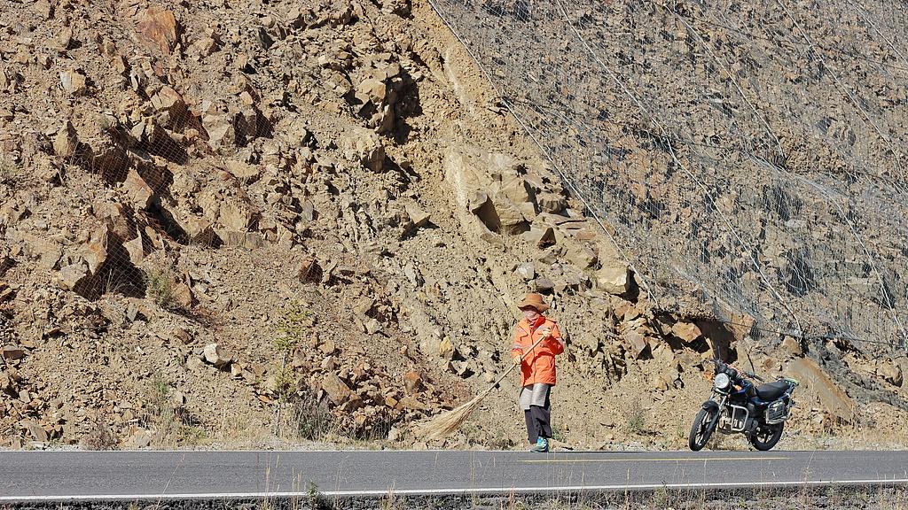 破大防！吴磊骑行综艺竟在318国道干这事！网友：内娱卷王天花板