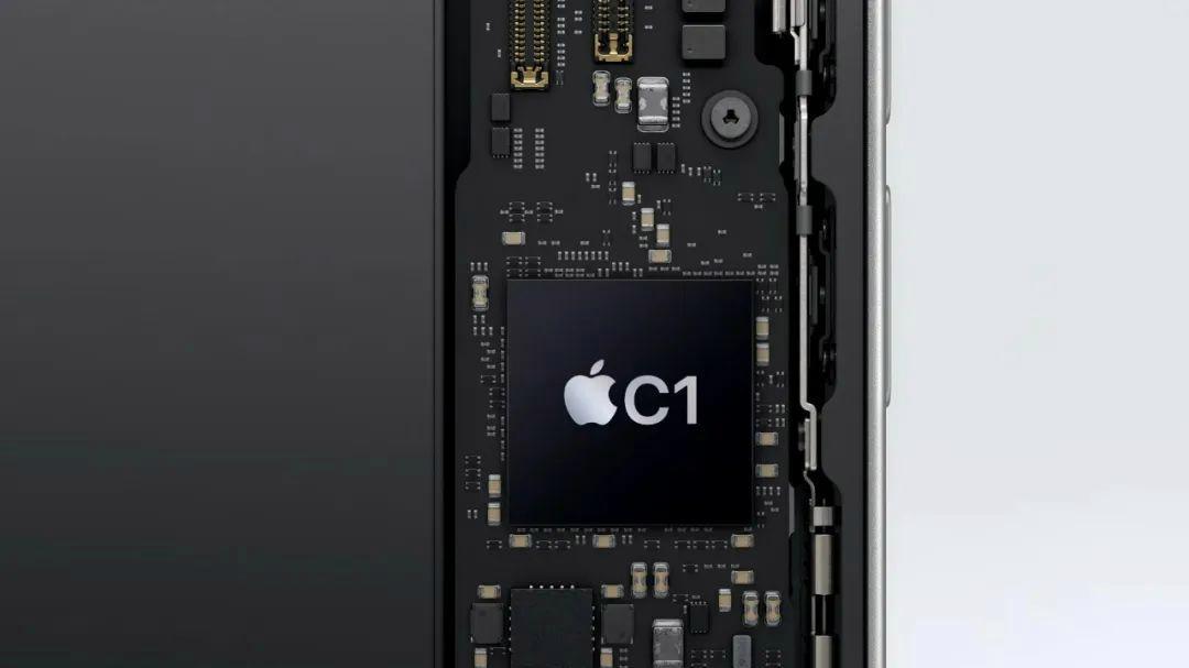 残血版A18+8GB内存，理性分析一下iPhone16e是否值得购买！