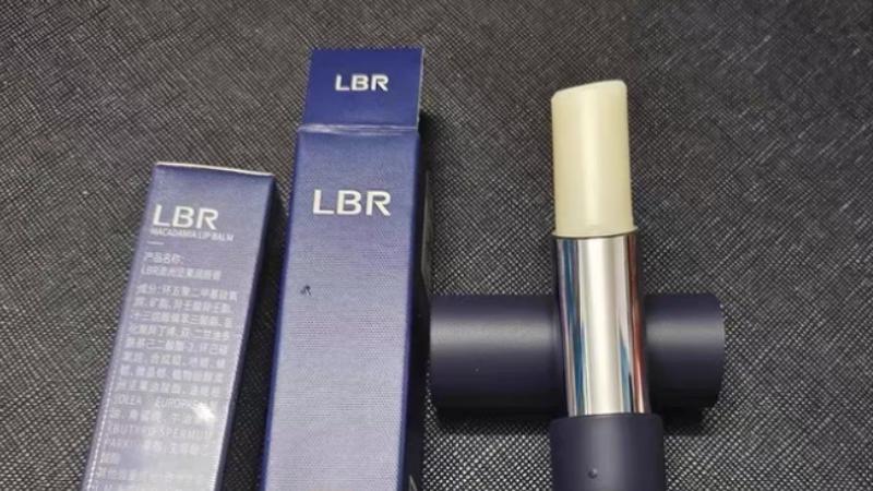 2025保湿唇膏实测靠谱 持续滋润改善唇部 日常护理无压力