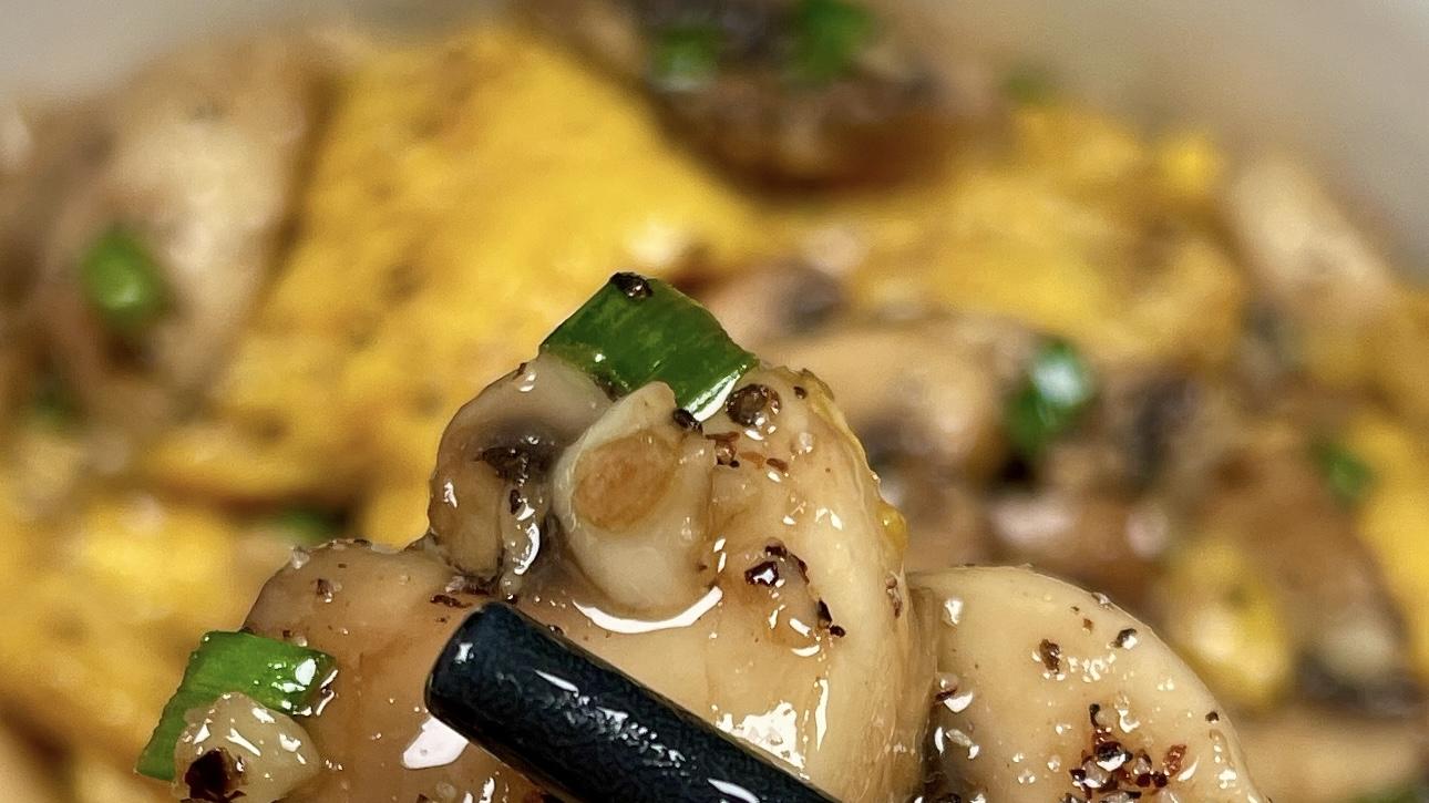 哇塞！口蘑炒鸡蛋这样做，鲜到眉毛掉，一口就沦陷！