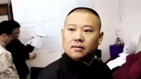 撇下孩子与郭德纲离婚，远赴日本打工的郭麒麟亲妈，现在怎么样了