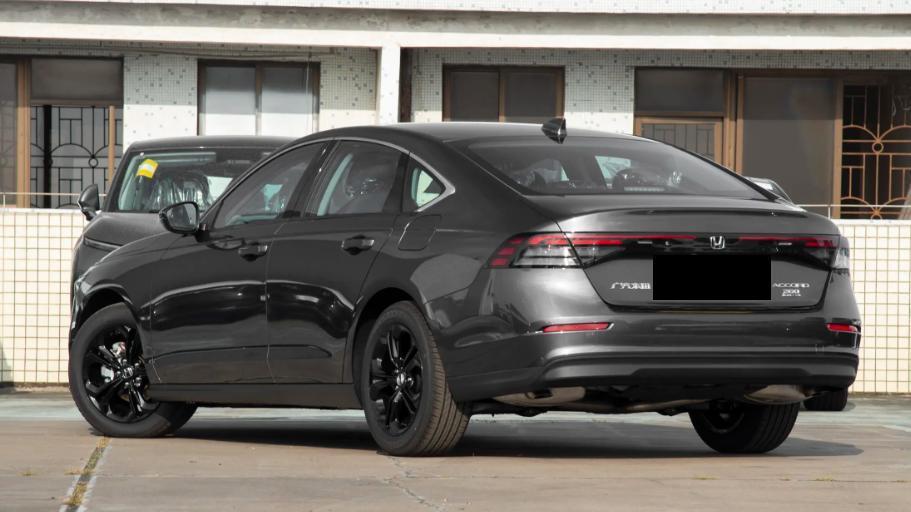 大空间还有低油耗，优惠后仅12.98万起，2025款雅阁值得推荐吗？