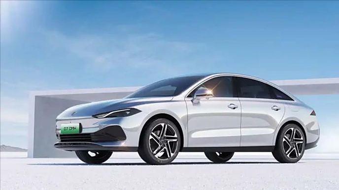 荣威D7 DMH凭借2208km的续航，成功刷新“吉尼斯纪录”！