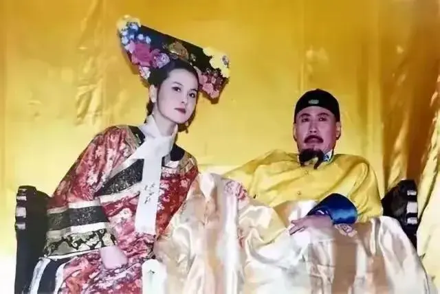 雍正王朝：看郑春华在康熙面前的做法，才知道胤礽为何偏爱上她