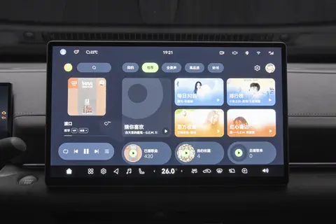 合资中型车市场迎来"革命者"，鸿蒙座舱+"大沙发"，期待吗？