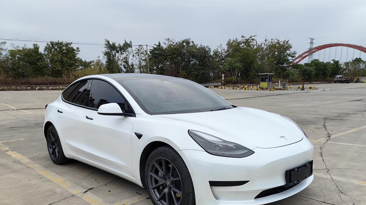 13万体验纯电轿跑，2021款特斯拉Model3值得入手吗？