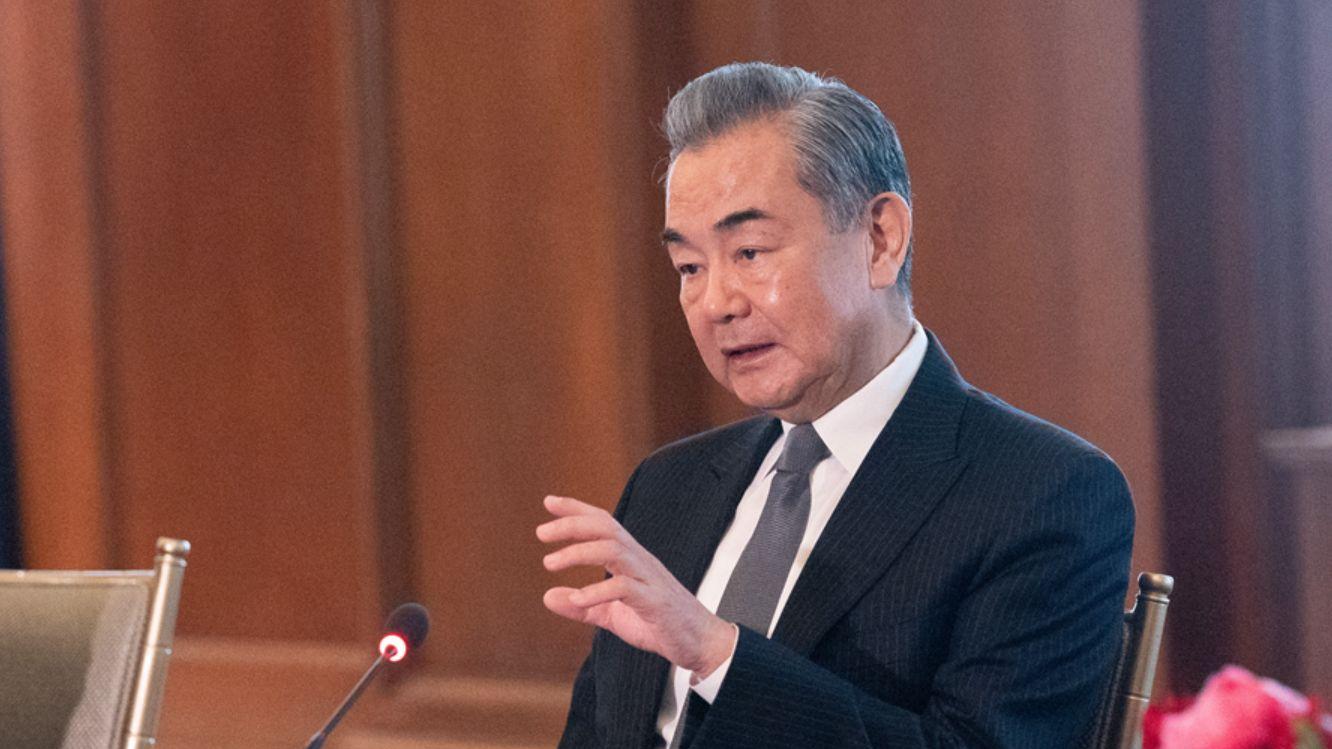王毅同巴基斯坦副总理兼外长达尔通电话