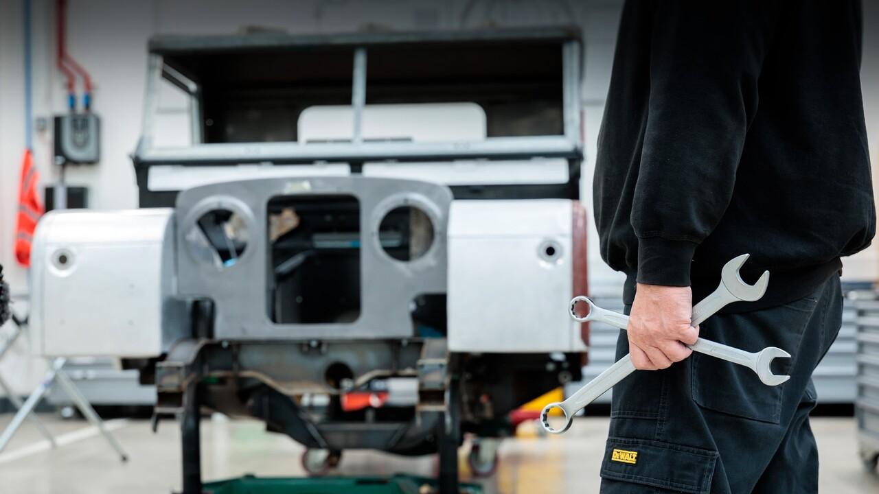 路虎复产第一代卫士！售价约合人民币215万！