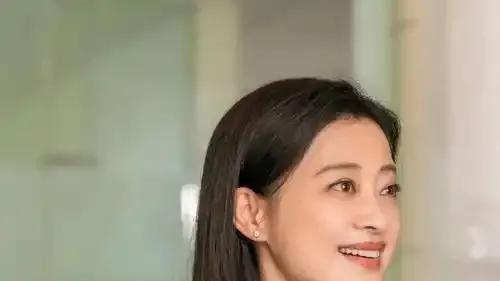中年危机四伏，婚姻还能保鲜吗？，她，逆风翻盘，诠释女性力量！，你的答案是什么？