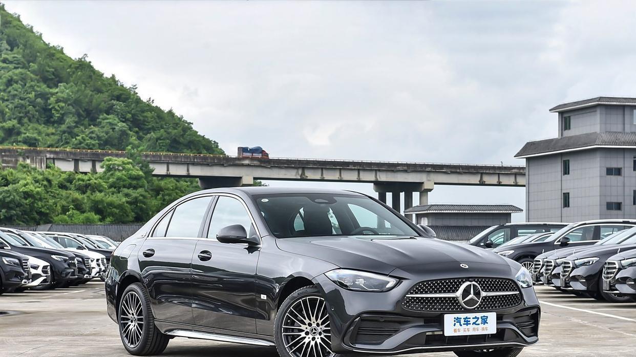 奔驰C260车主真实吐槽：这三个痛点太扎心，但两大优势真香！