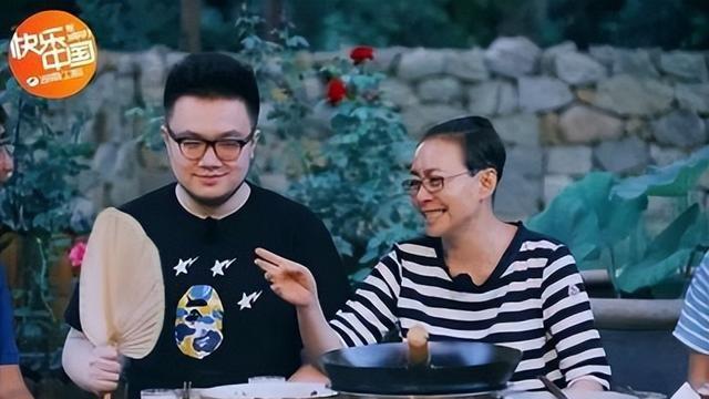 善恶终有报！65岁还要“硬蹭”巴图的英达，才是内娱最大的笑话