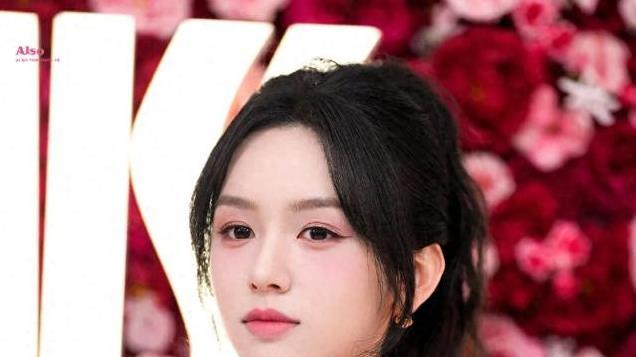 太美了！周也品牌代言活动生图，状态满分，轻松拿捏芭比粉！