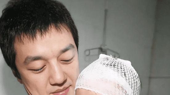 王菲俩女儿：一个14岁辍学，一个天生兔唇，如今两人状态惊呆全网