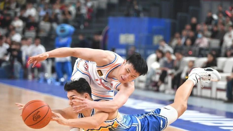 周琦接受眼部手术，赵睿飞往广州治伤，首钢、新疆或季后赛一轮游