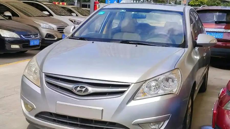 2009年现代伊兰特悦动：韩系家轿的性价比破局者