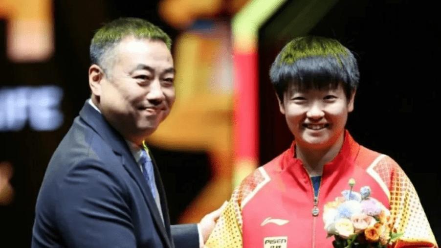 贺晓龙：孙颖莎饭圈严重干扰比赛，王曼昱被霸凌！全网炸锅了