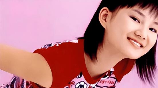 从“国民初恋”沦落到卖货柜姐，39岁仍居无定所，为何还让人羡慕