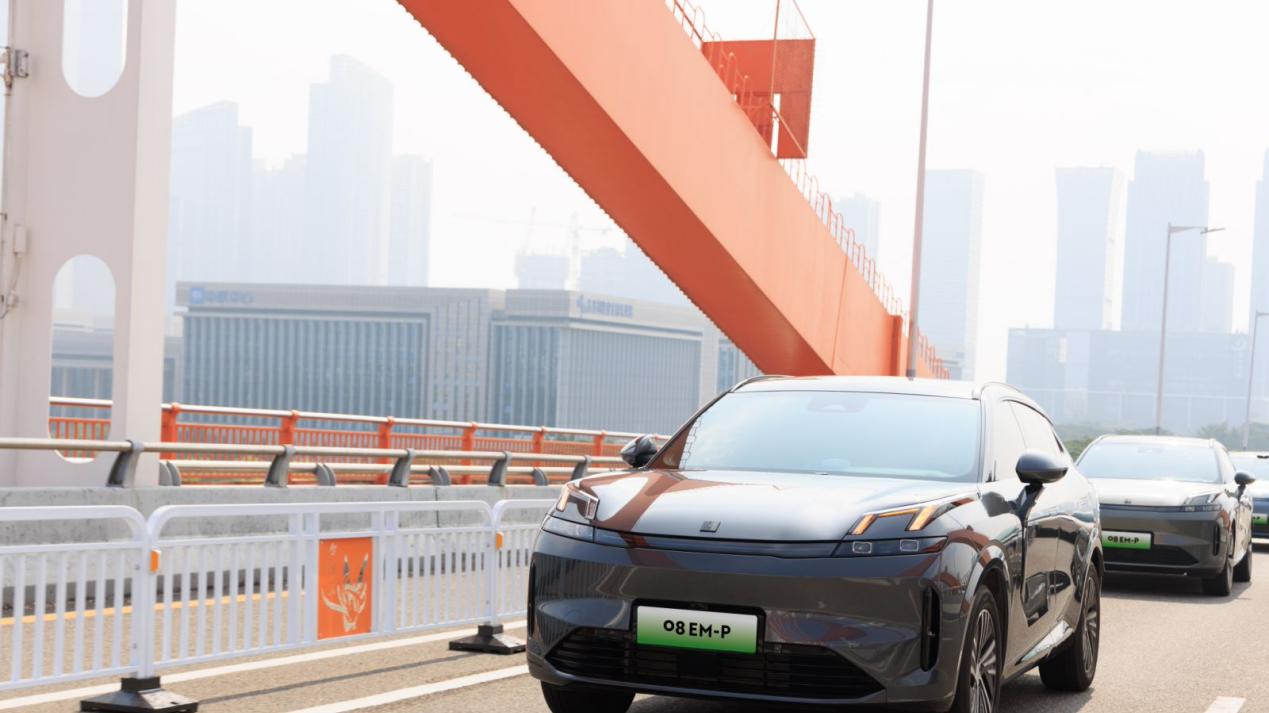 领克08 EM-P批量入驻电力系统，赋能公务出行绿色升级
