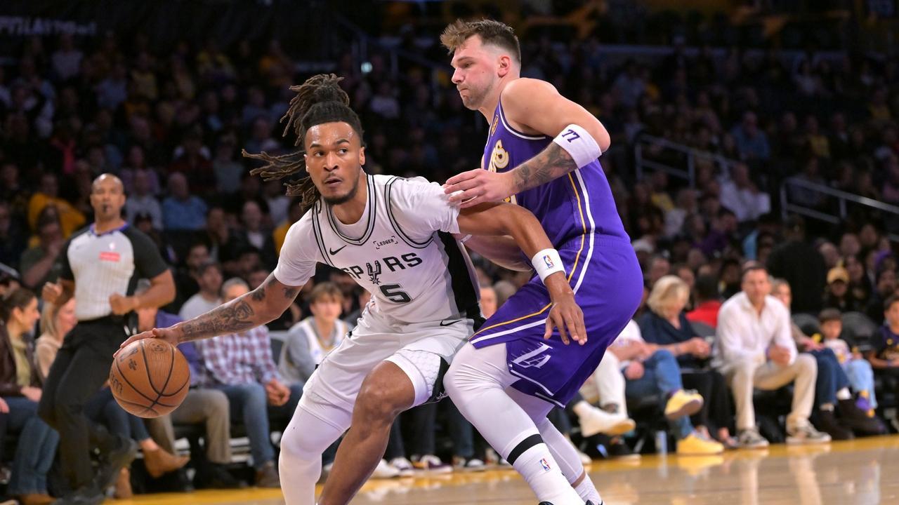 亚历山大28+2+8+2无缘今日最佳球员！因为卡斯尔30+10+6创2项纪录