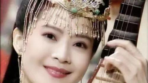 刘雪华与俞小凡丨外形酷似的琼瑶女郎 同样恋爱脑的苦情女主