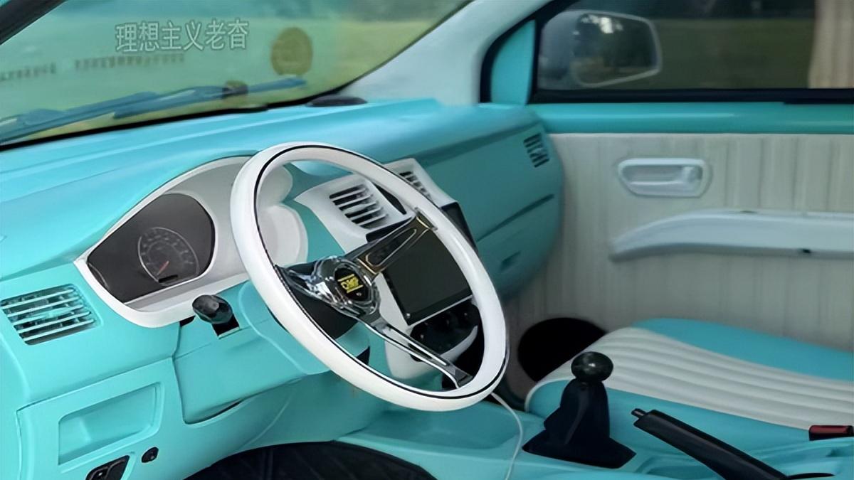 非常的清新靓丽，五菱宏光V改装床车旅行，DIY简易露营车自驾游