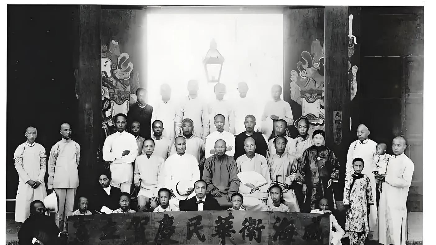 近代史趣谈之清朝的“宪法大纲”：皇帝“钦定”，立宪创新招