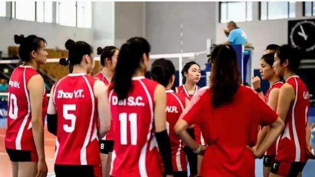 0-3被德国横扫！缪伊雯哑火周页彤17分 中国大运女排下场决战巴西